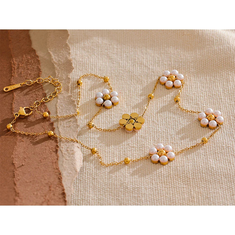 Daisy Pearl Necklaces