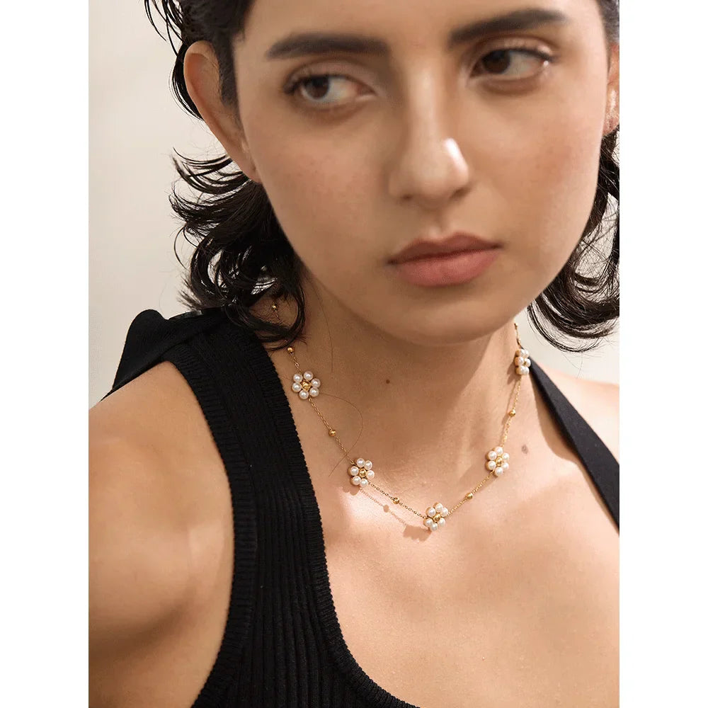 Daisy Pearl Necklaces