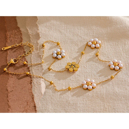 Daisy Pearl Necklaces