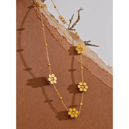 Daisy Pearl Necklaces